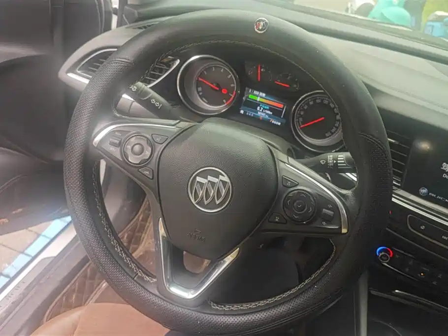 Buick Regal 2018 — фото 14