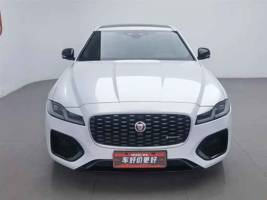 Jaguar XFL 2022 — фото 3