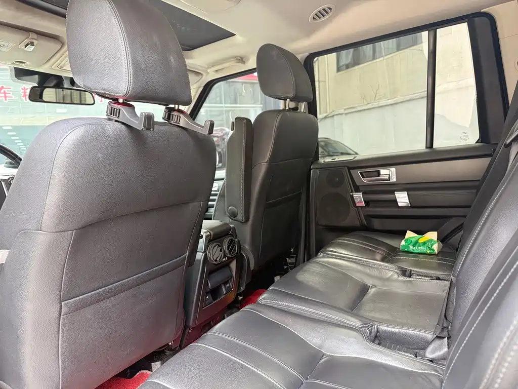 Land Rover Discovery 2015 — фото 10
