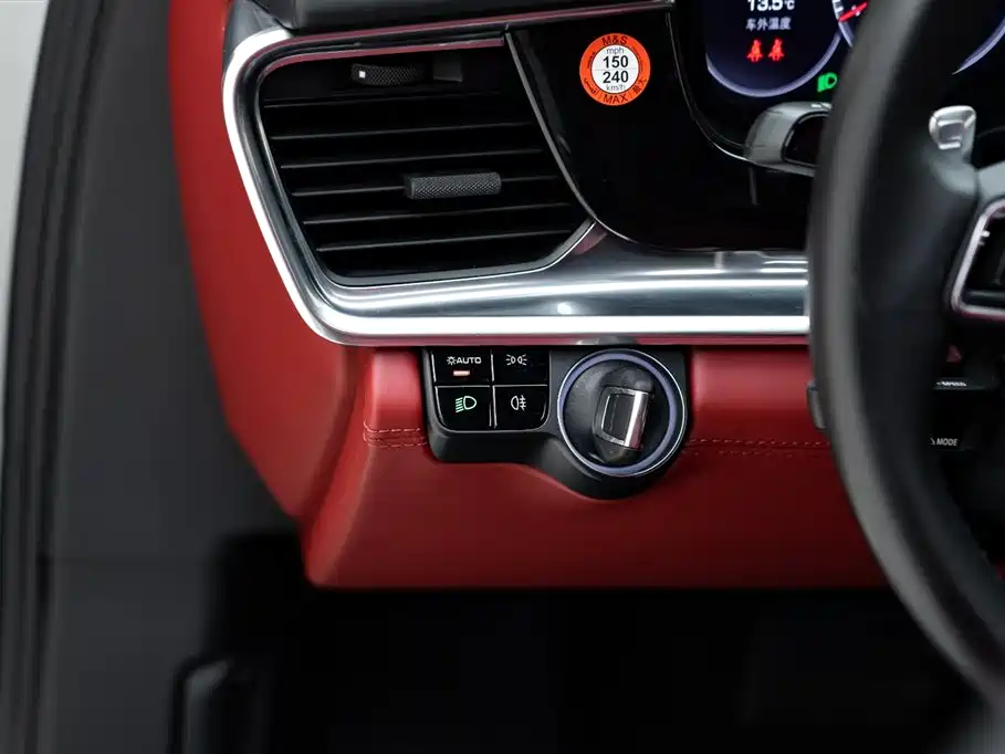 Porsche Panamera 2021 — фото 18