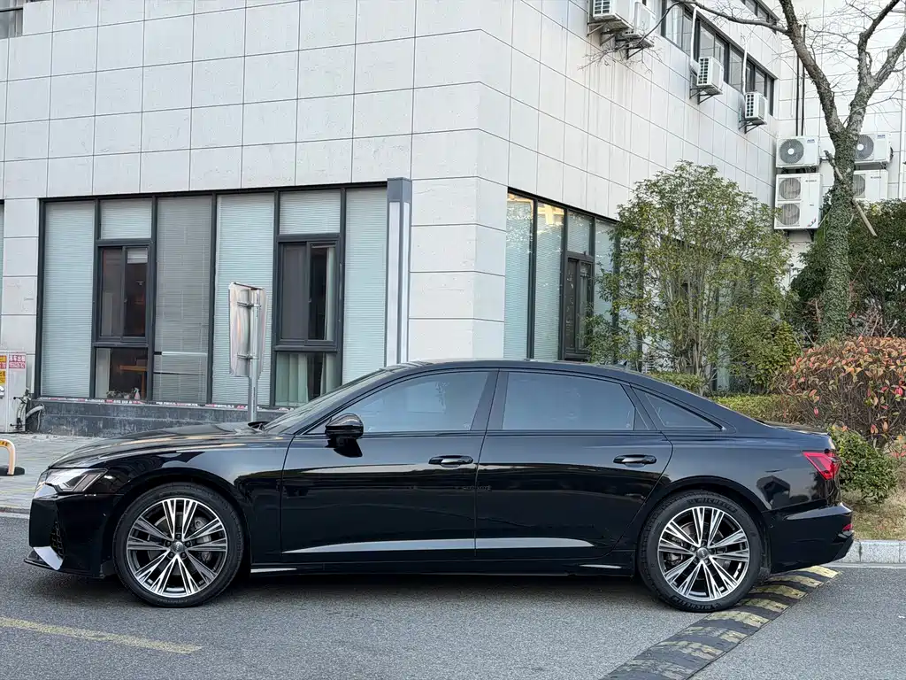 Audi A6L 2020