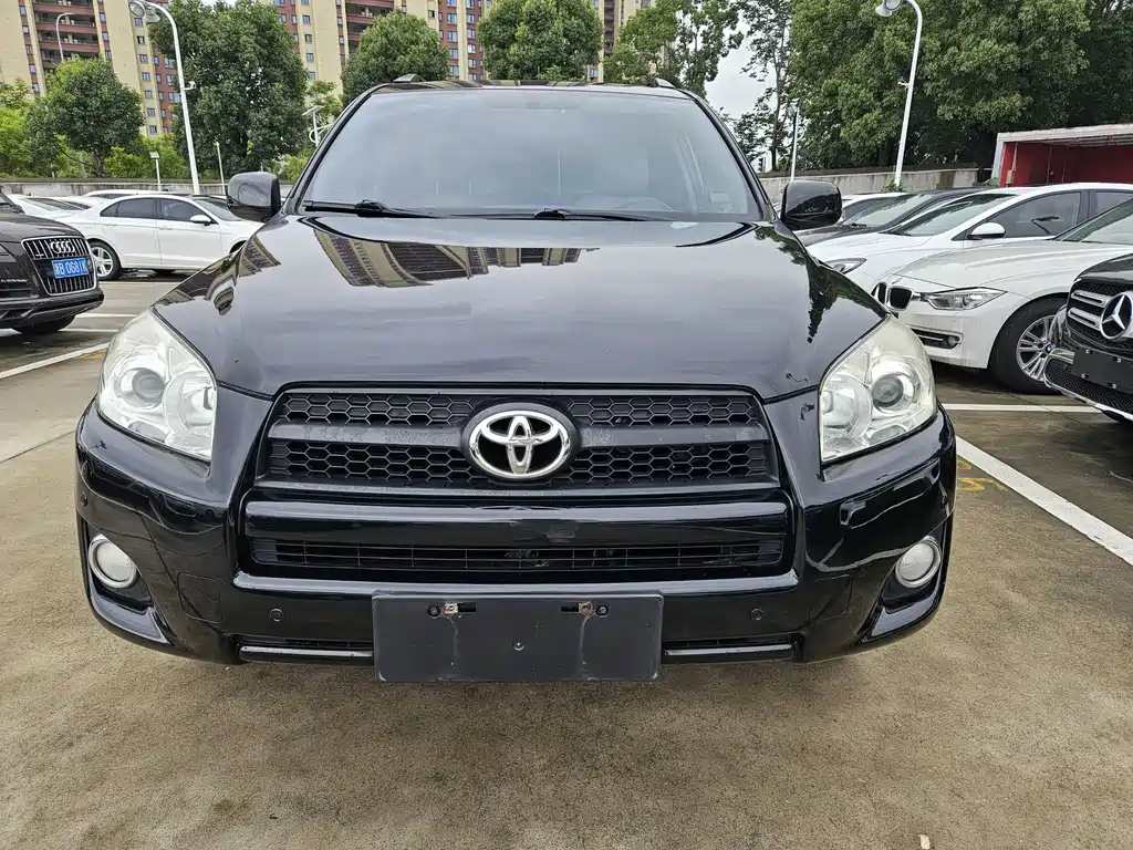 Toyota RAV4 2011