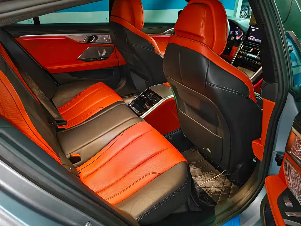 BMW 8 Series 2023 — фото 8