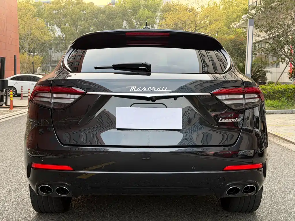 Maserati Levante 2016 — фото 18