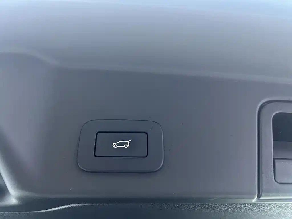 Land Rover Evoque 2024 — фото 22