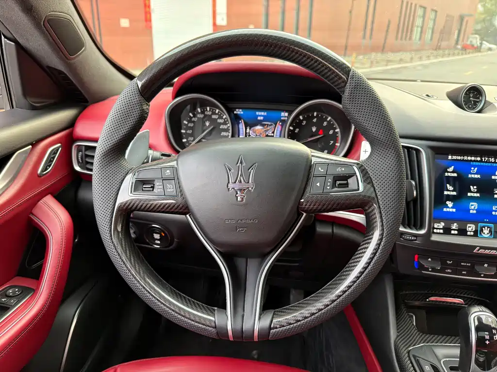Maserati Levante 2016 — фото 9