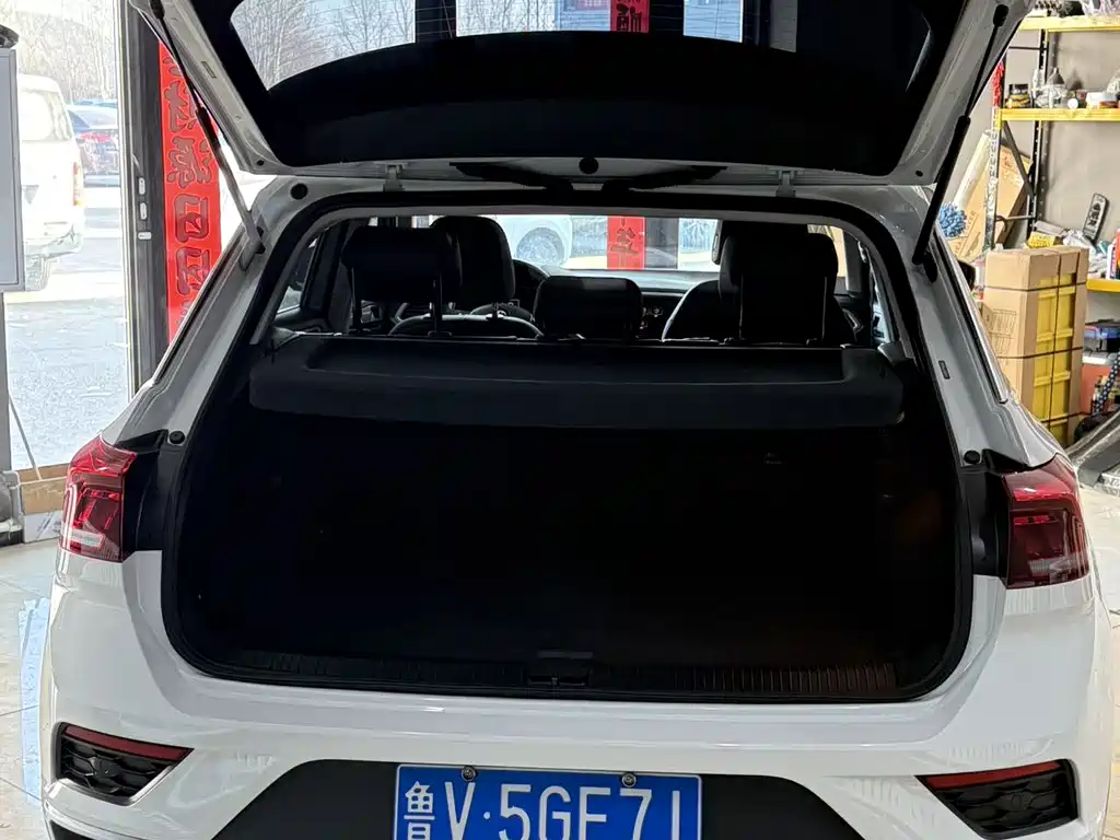 Volkswagen T-Roc 2023 — фото 14
