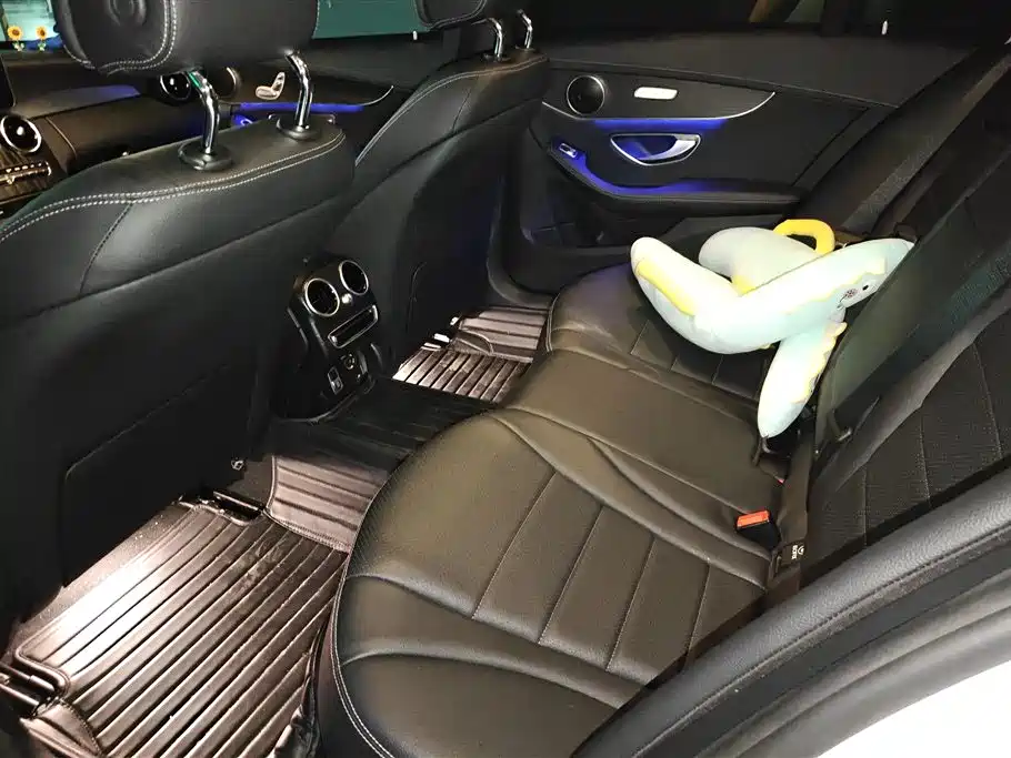 Mercedes-Benz C-Class 2022 — фото 11