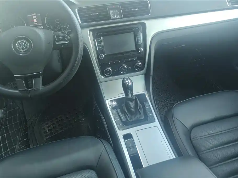 Volkswagen Passat 2015 — фото 16