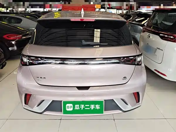 BYD Dolphin 2023