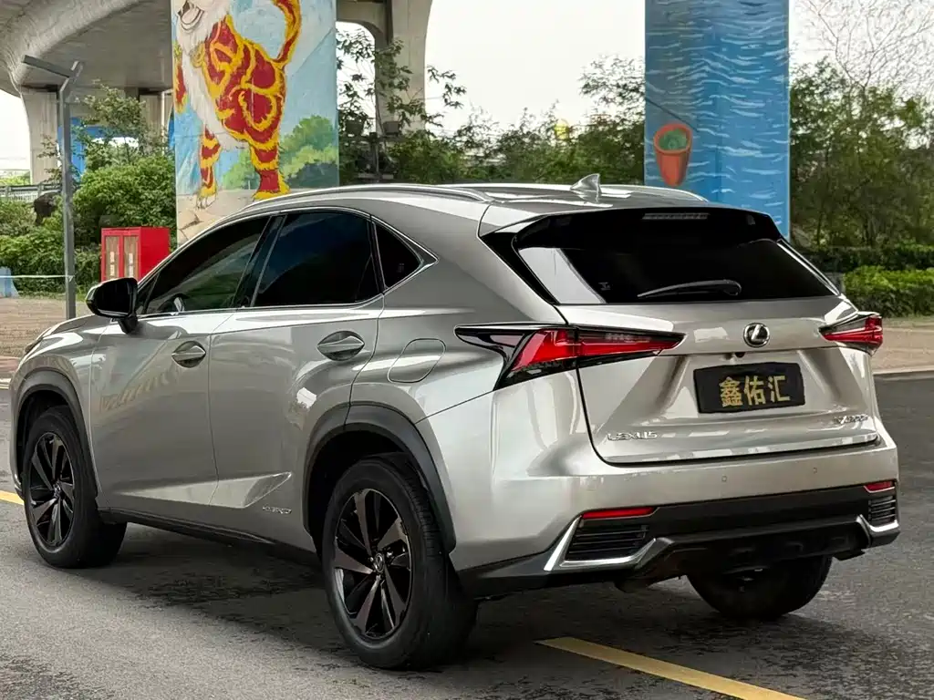 Lexus NX 2021 — фото 9