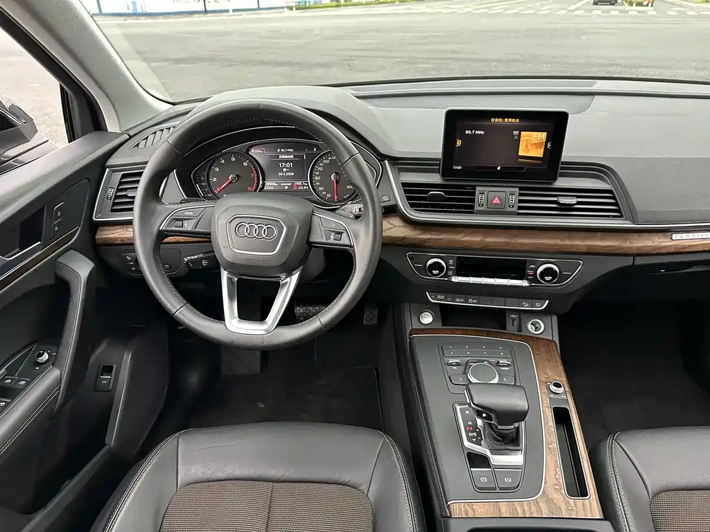 Audi Q5L 2021 — фото 16