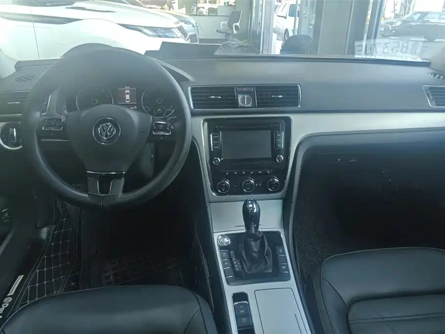 Volkswagen Passat 2015 — фото 13