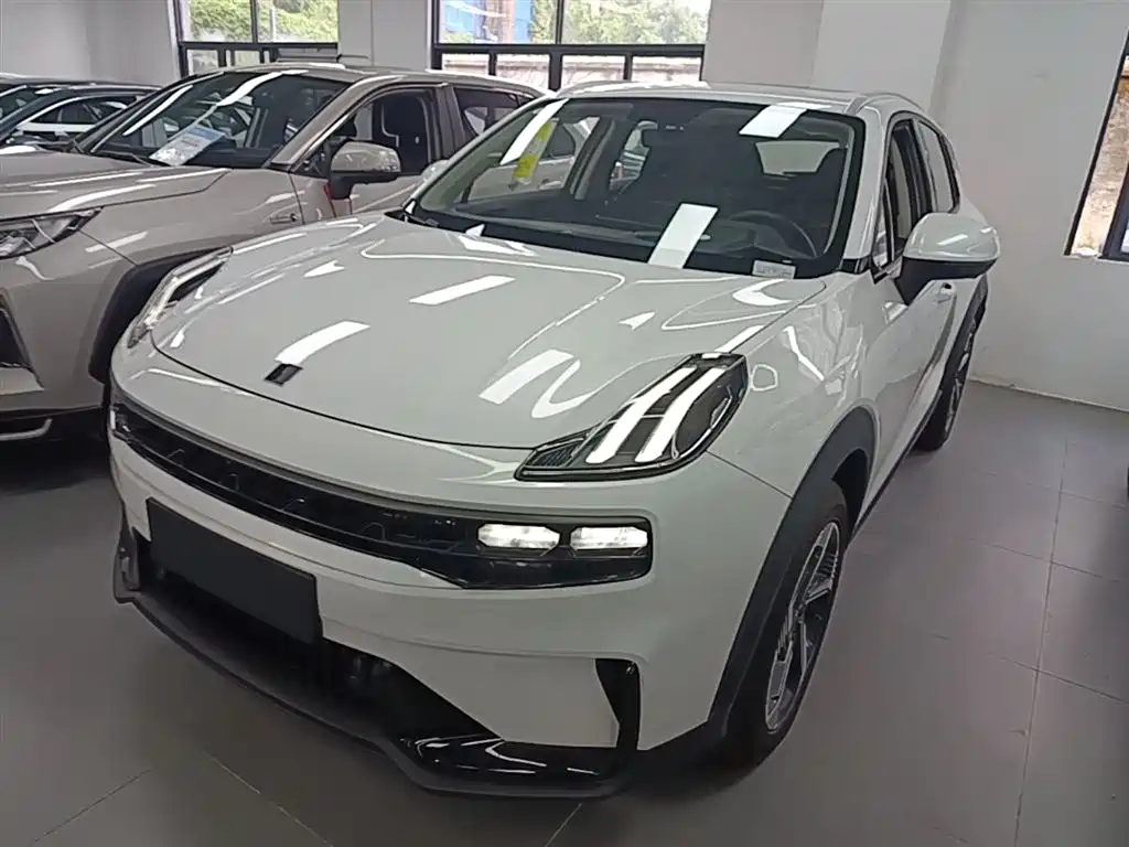 Lynk & Co 06 EM-P 2025 — фото 2