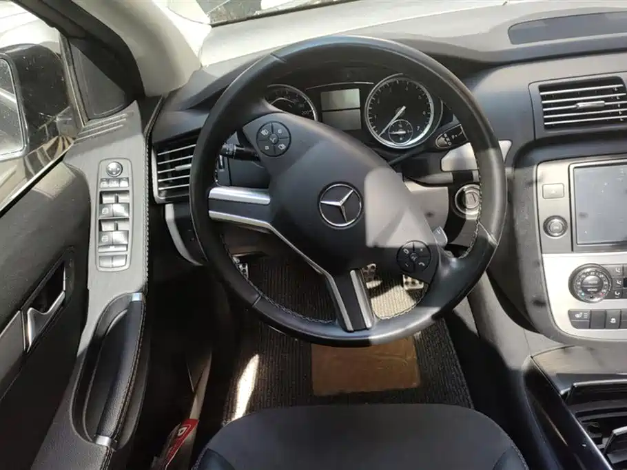 Mercedes-Benz R-Class 2015 — фото 15
