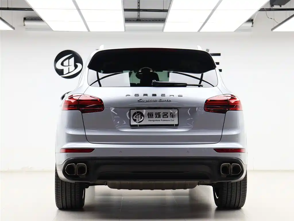 Porsche Cayenne 2015 — фото 32