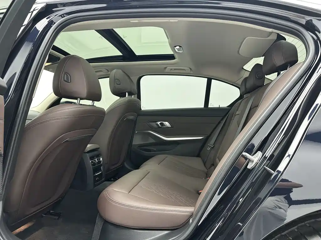 BMW 3 Series 2023