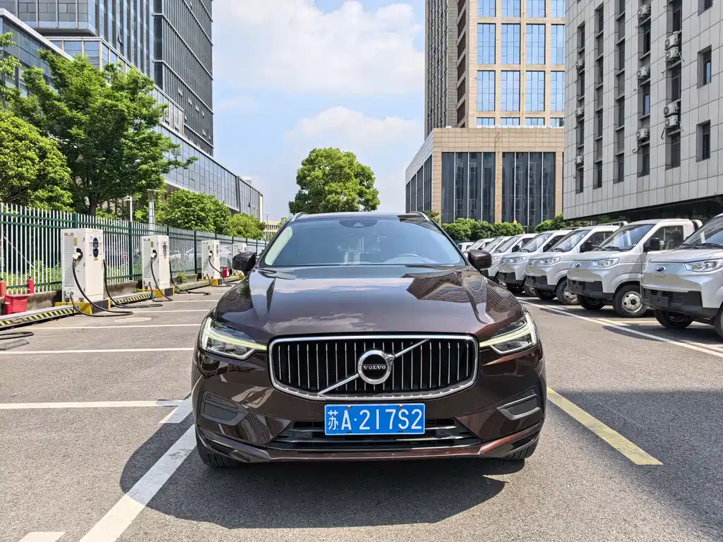 Volvo XC60 2018 — фото 8