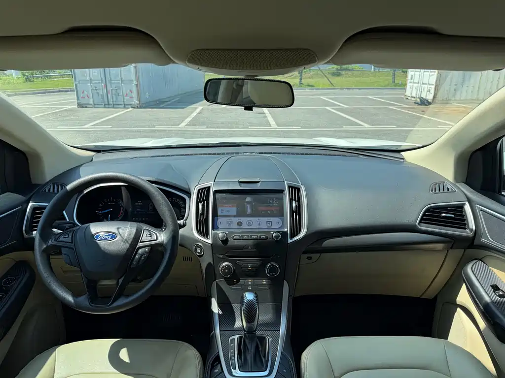 Ford Edge 2015 — фото 9