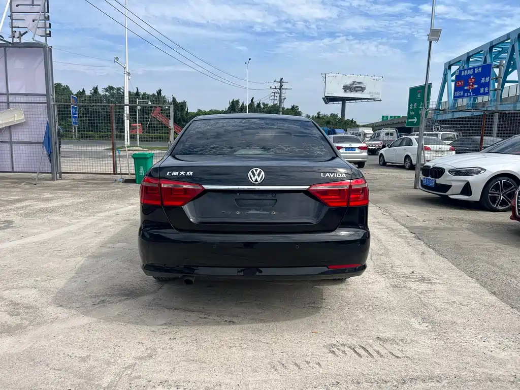 Volkswagen Lavida 2014