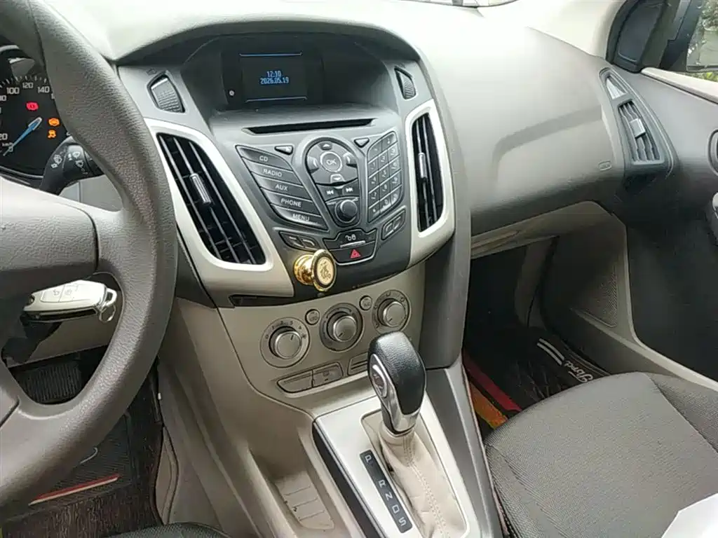 Ford Focus 2014 — фото 13