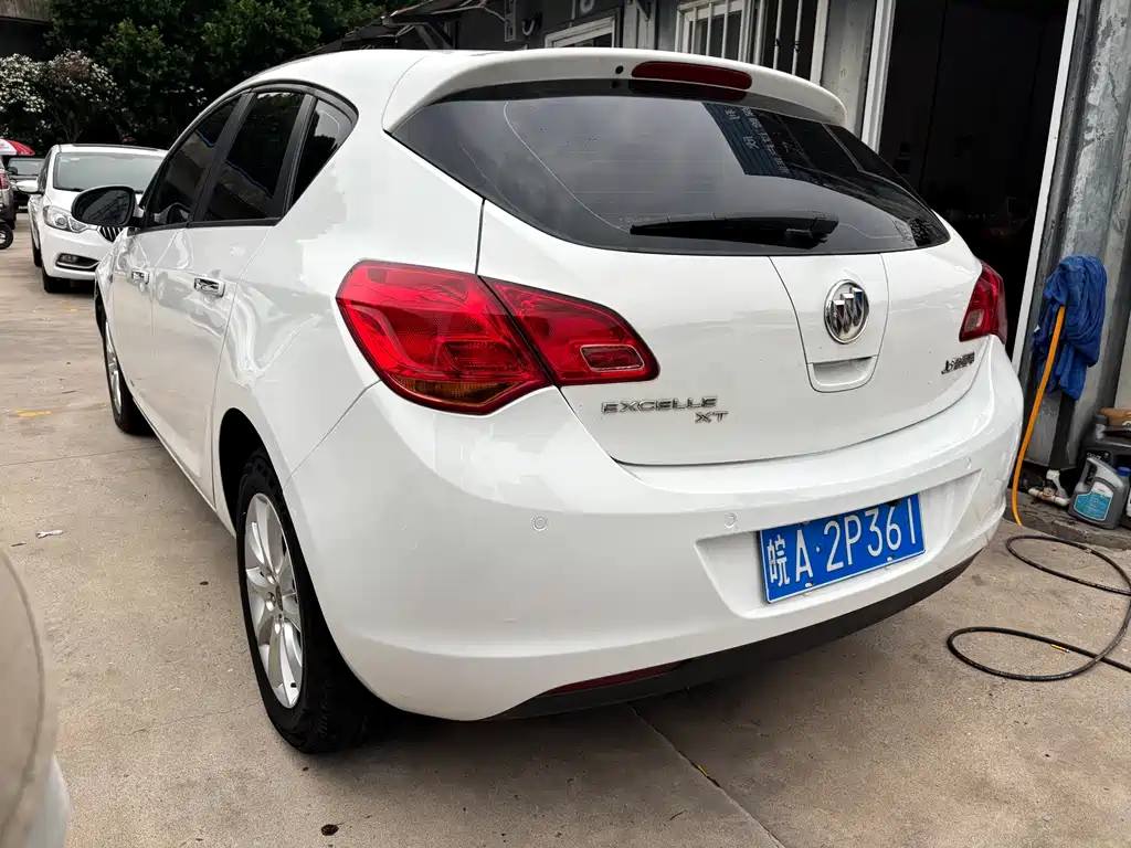 Buick Excelle 2013 — фото 6