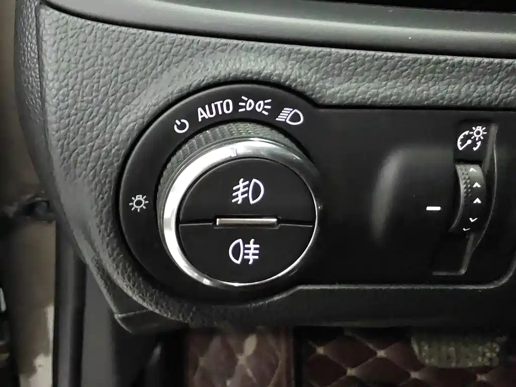 Buick Envision Plus 2015 — фото 12