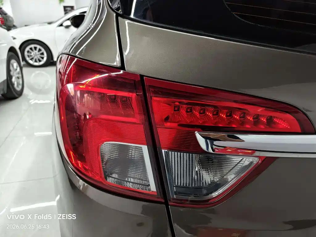 Buick Envision Plus 2015 — фото 29
