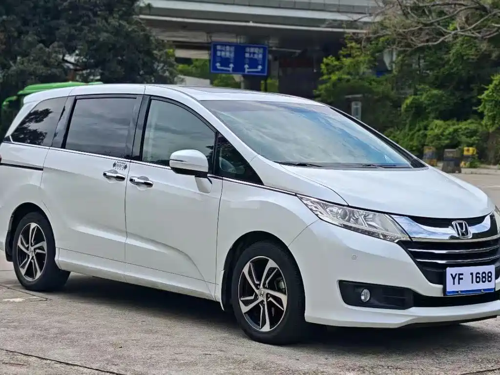 Honda Odyssey 2015 — фото 3