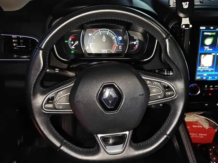 Renault Koleos 2017 — фото 15