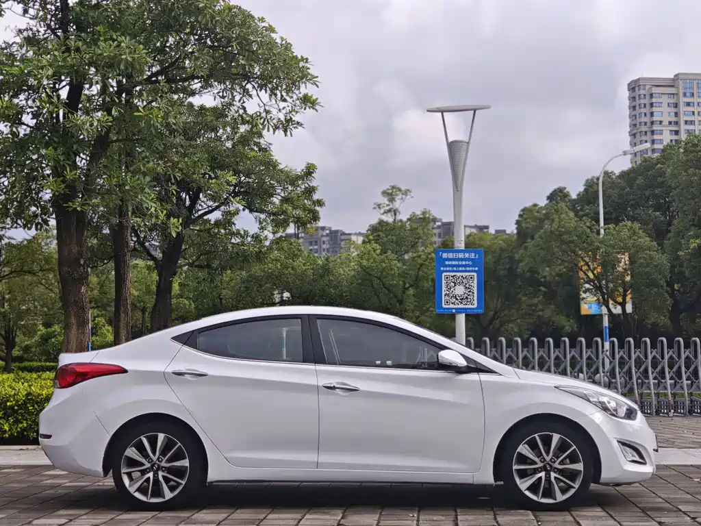 Hyundai Elantra 2016