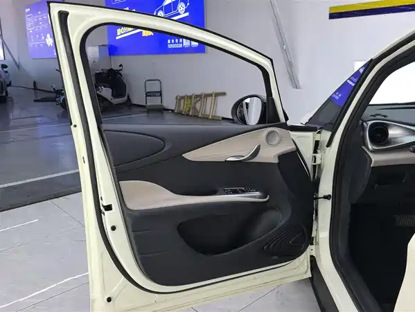 BYD Dolphin 2023