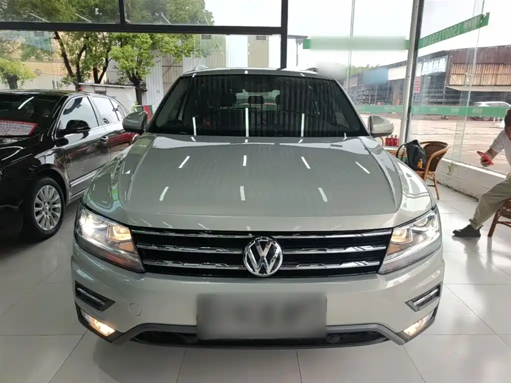 Volkswagen Tiguan L 2020 — фото 3