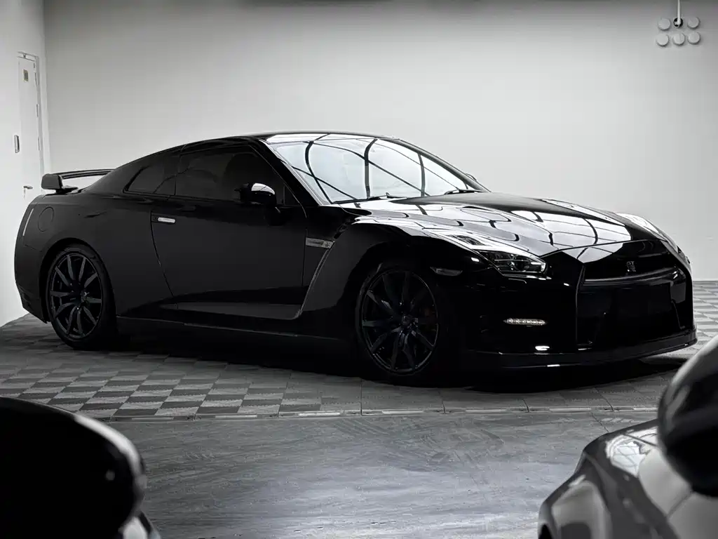 Nissan GT-R 2014