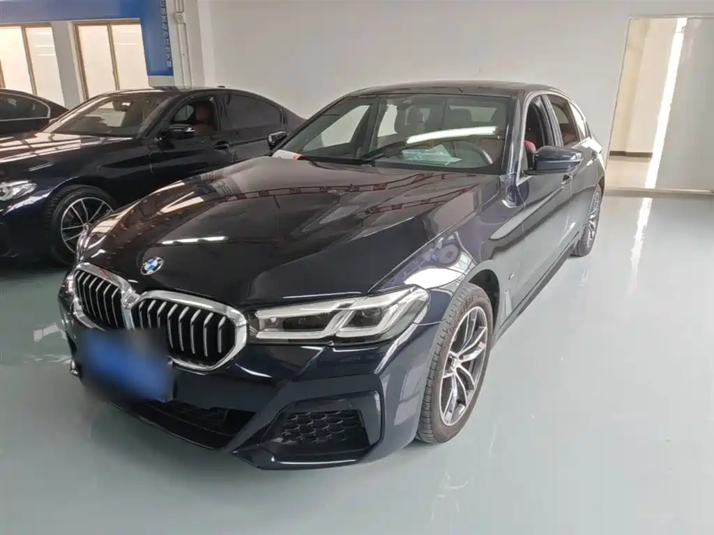 BMW 5 Series 2023 — фото 1