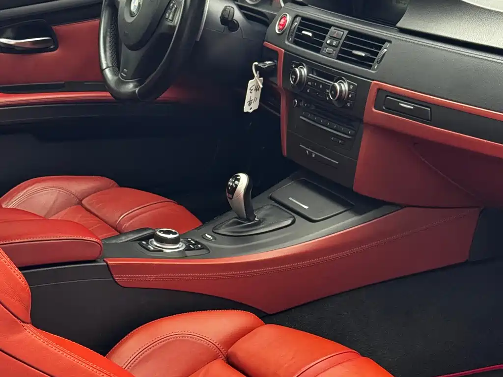 BMW M3 2011 — фото 16
