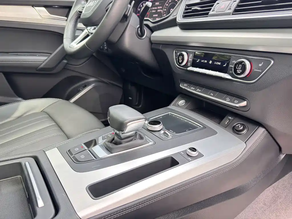 Audi Q5L 2021 — фото 20