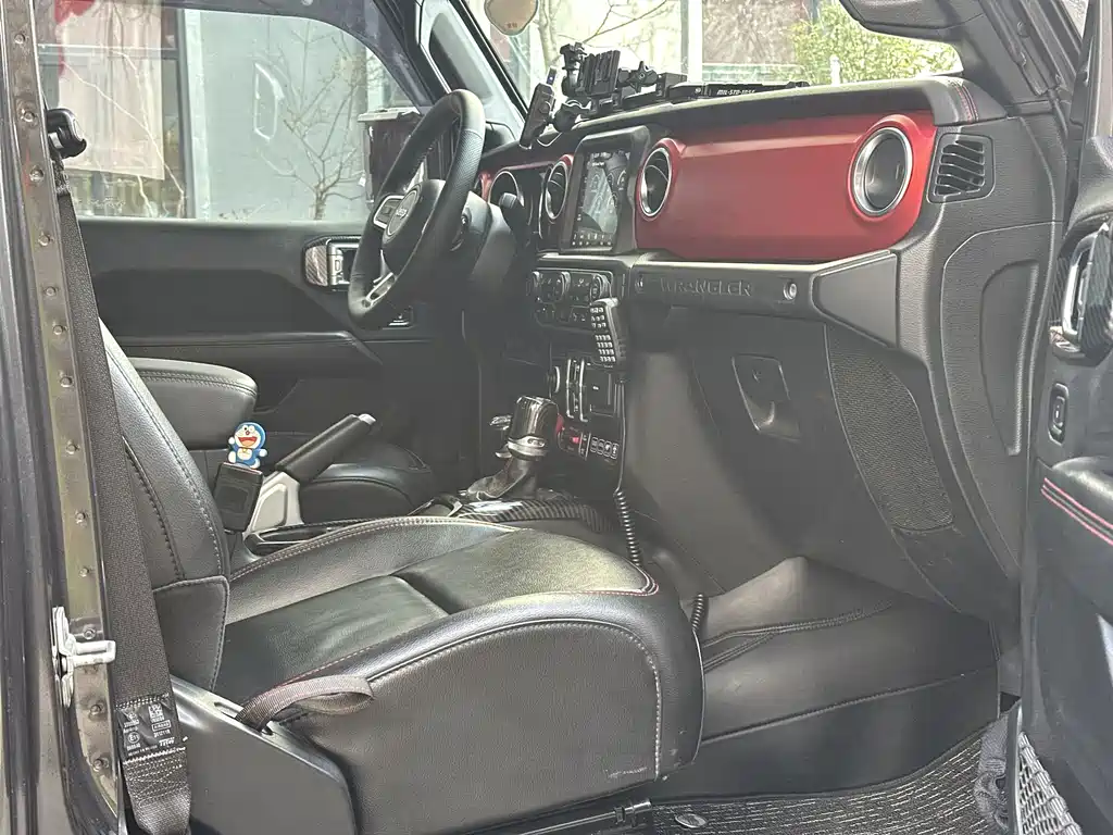 Jeep Wrangler 2022 — фото 18