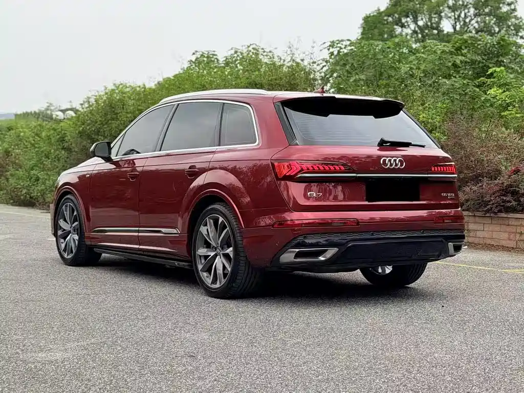 Audi Q7 2020 — фото 13