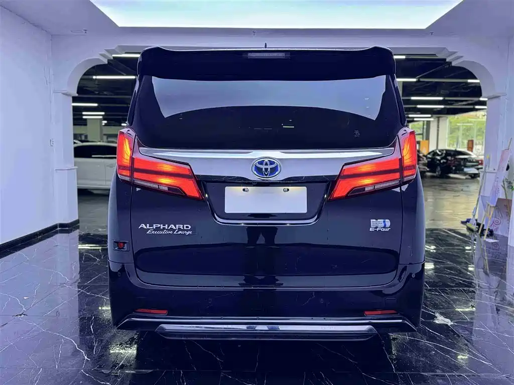 Toyota Alphard 2021 — фото 22