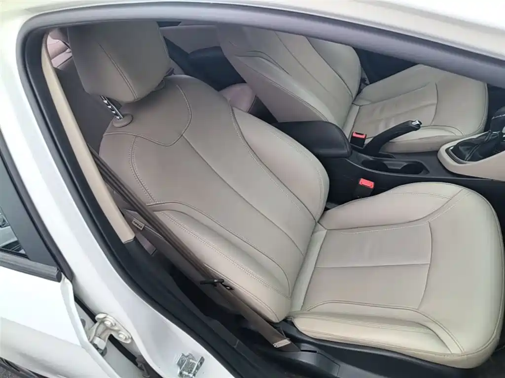 Buick Excelle 2016 — фото 25