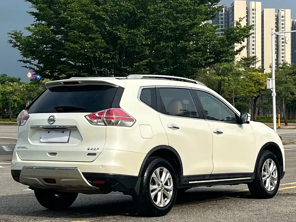Nissan X-Trail 2015 — фото 9