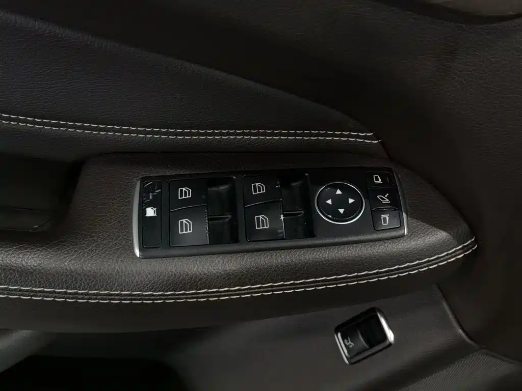 Mercedes-Benz GLE 2015 — фото 9