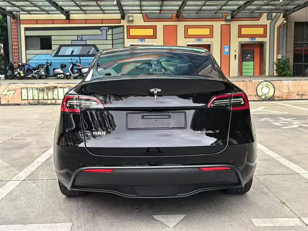 Tesla Model Y 2022 — фото 16