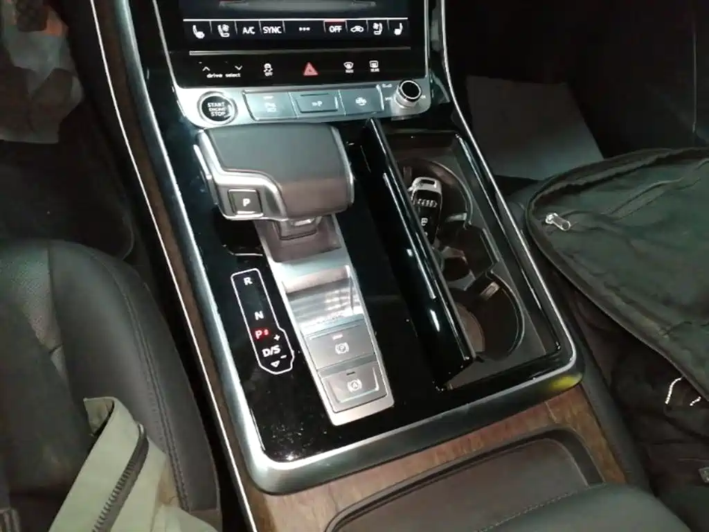 Audi Q7 2021 — фото 14