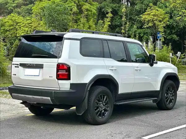 Toyota Prado 2025