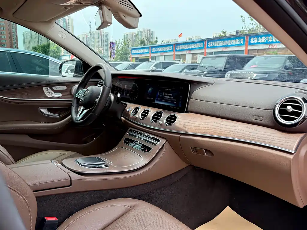 Mercedes-Benz E-Class 2020 — фото 20