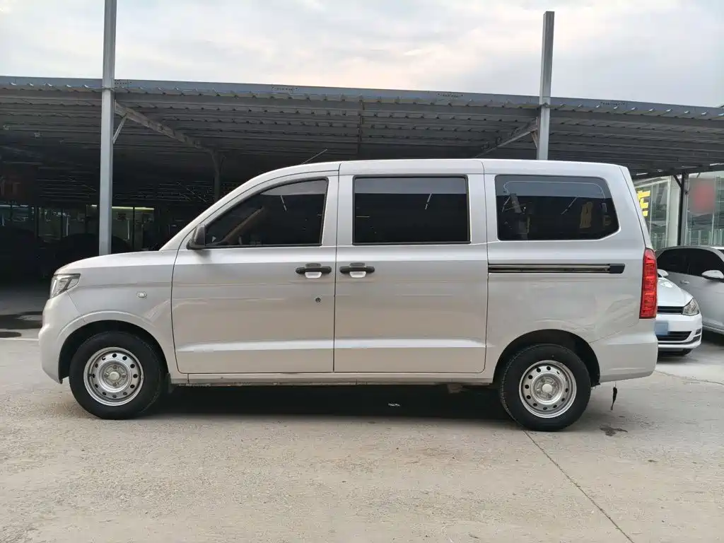 Wuling Hongguang V 2023 — фото 23