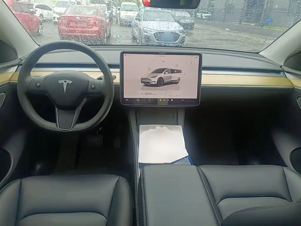 Tesla Model Y 2023 — фото 10