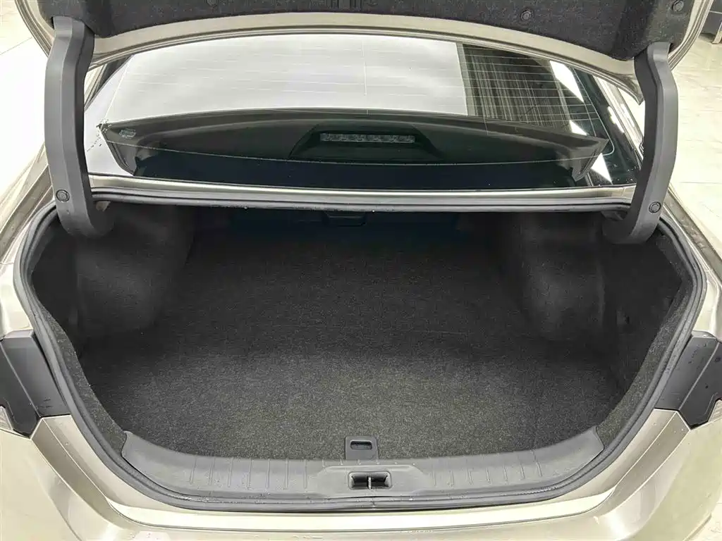 Nissan Teana 2022 — фото 16